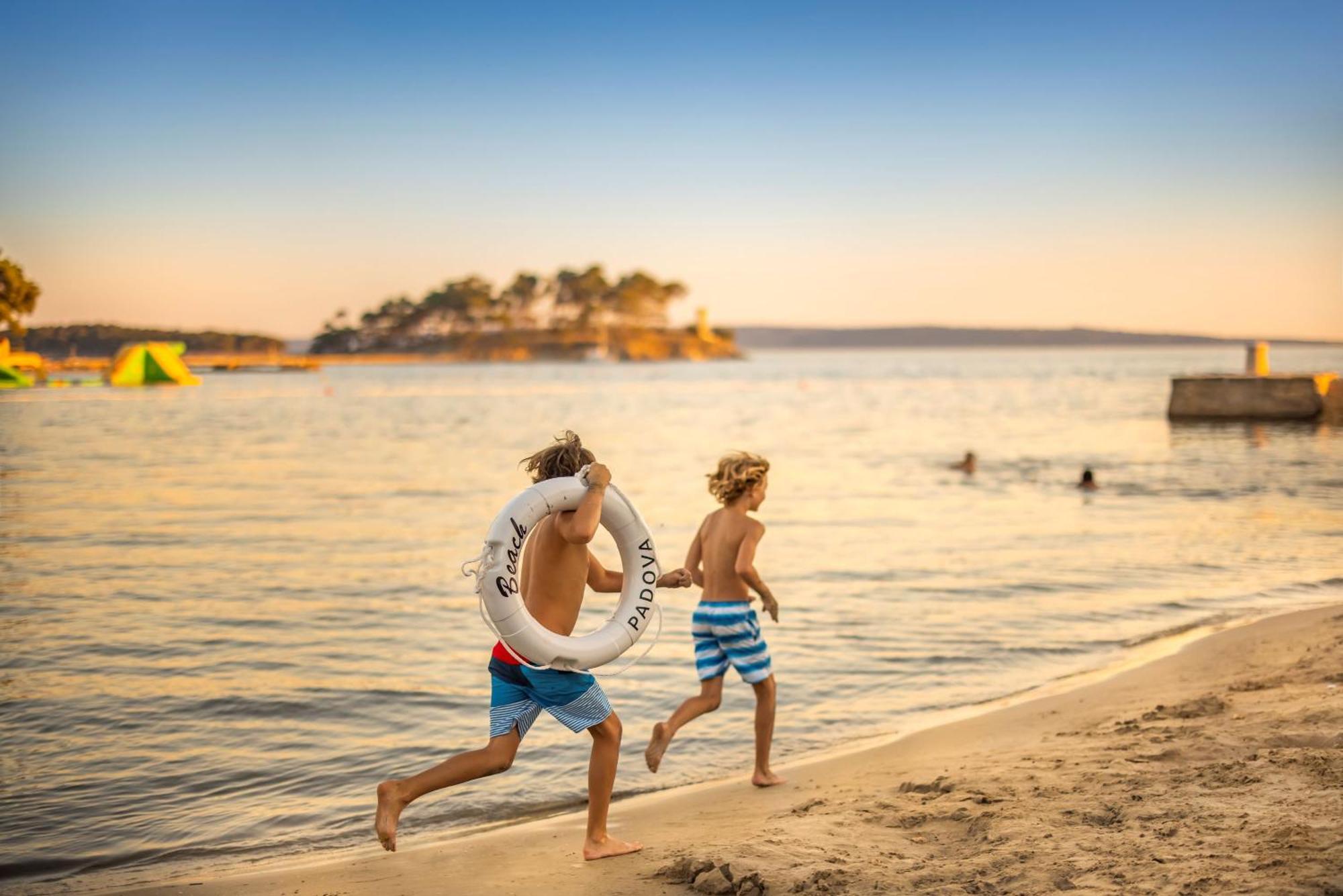 Valamar Padova Hotel Banjol Eksteriør billede